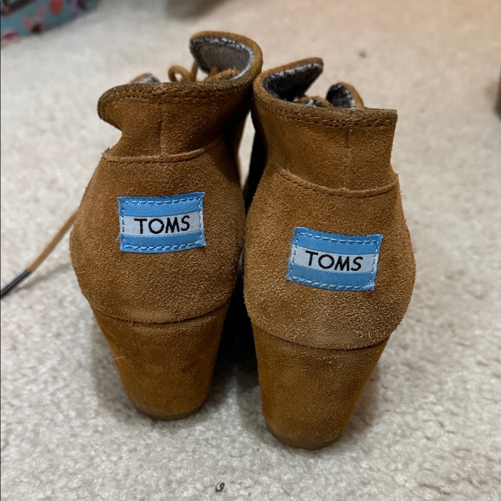 TOMS Kids Tan Suede Boots